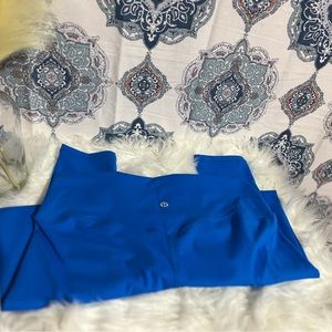 Lululemon leggings size 10 but fit like a large